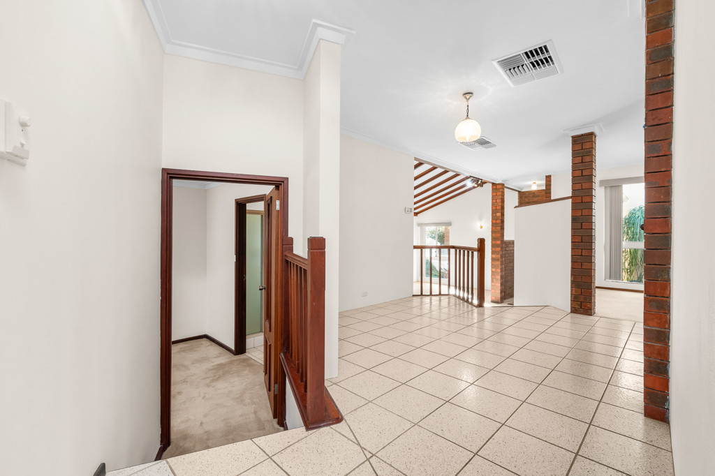4x2 House for  at COMO