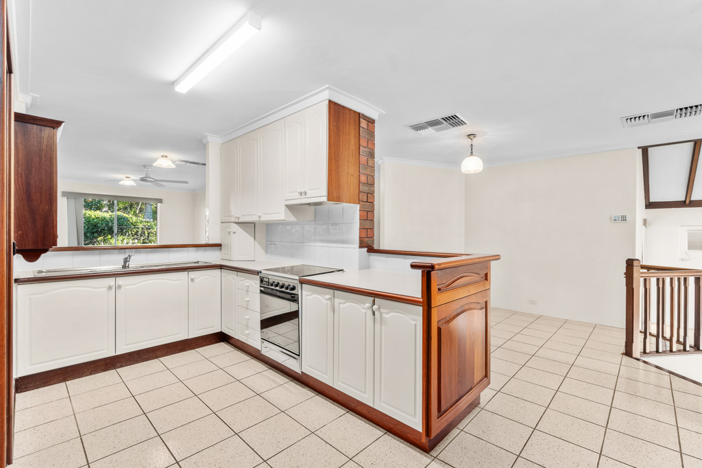 4x2 House for  at COMO