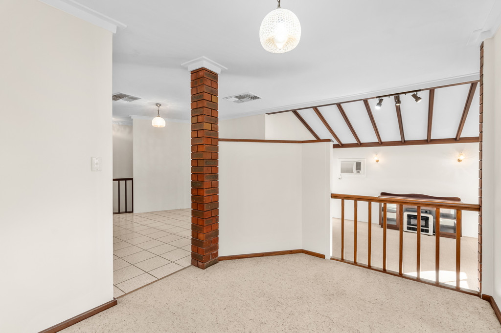 4x2 House for  at COMO