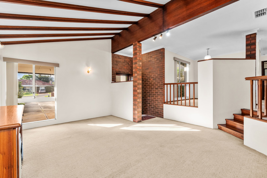 4x2 House for  at COMO