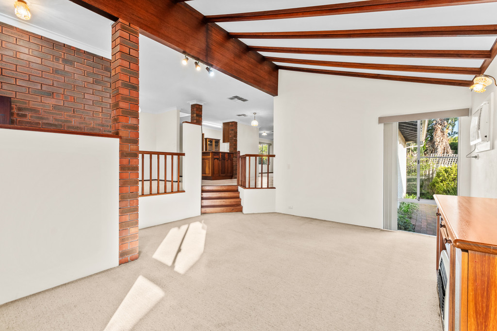 4x2 House for  at COMO