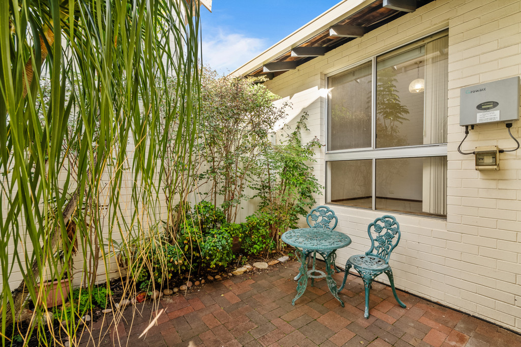 4x2 House for  at COMO