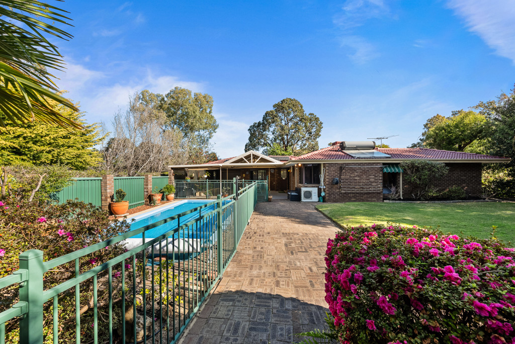 4x2 House for  at LESMURDIE