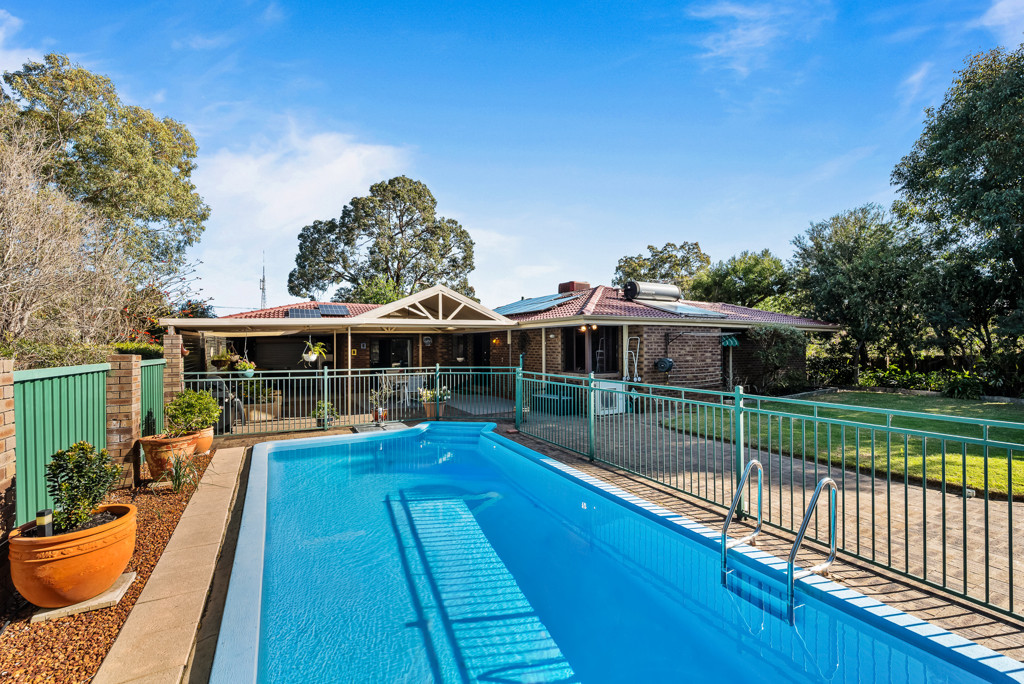 4x2 House for  at LESMURDIE