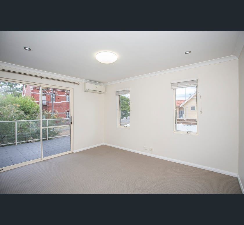 3x2 Townhouse for  at MIDLAND