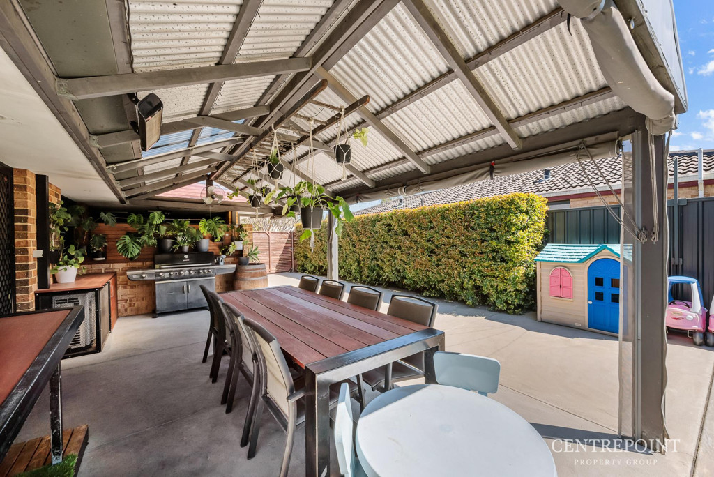 3x2 House for  at KENWICK