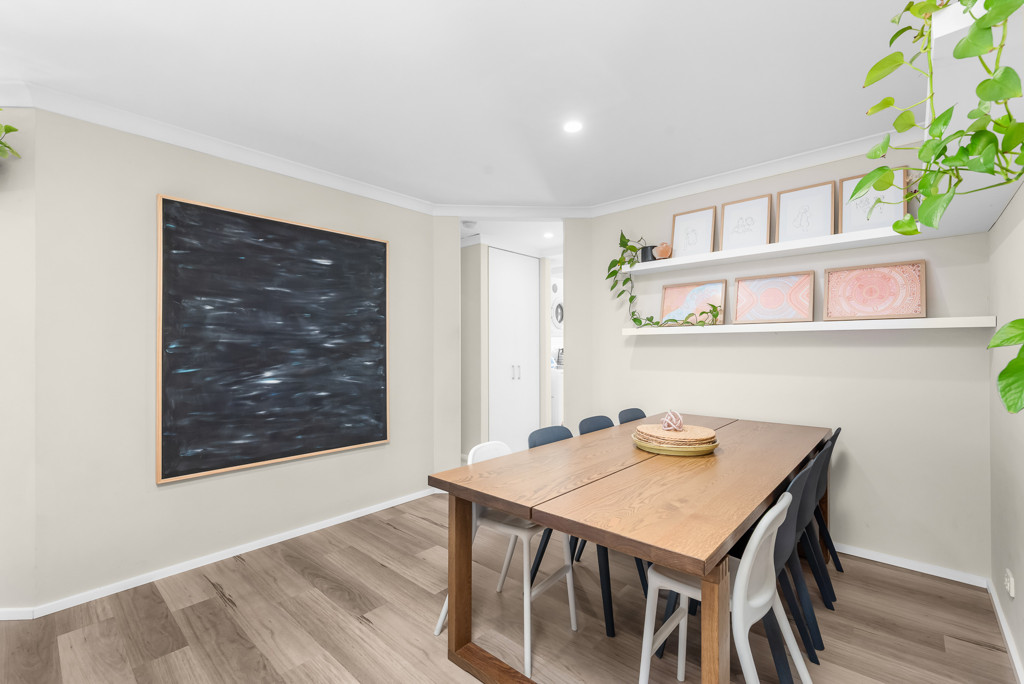 3x2 House for  at KENWICK