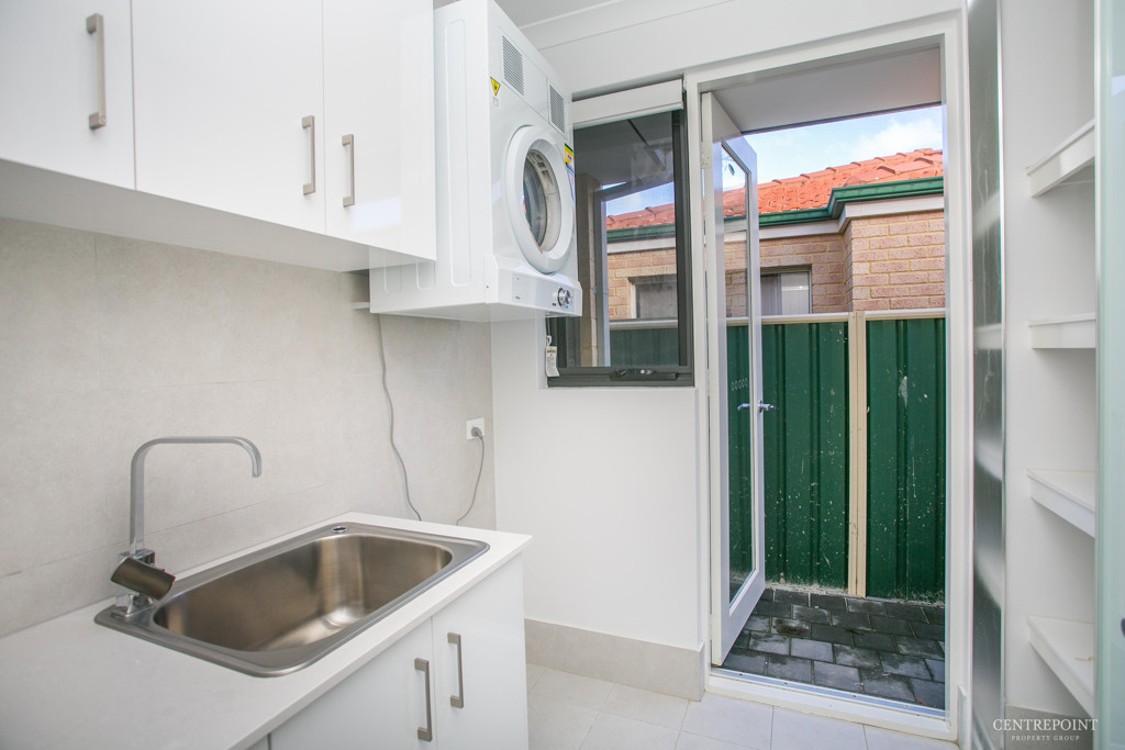 4x2 House for  at MIDLAND