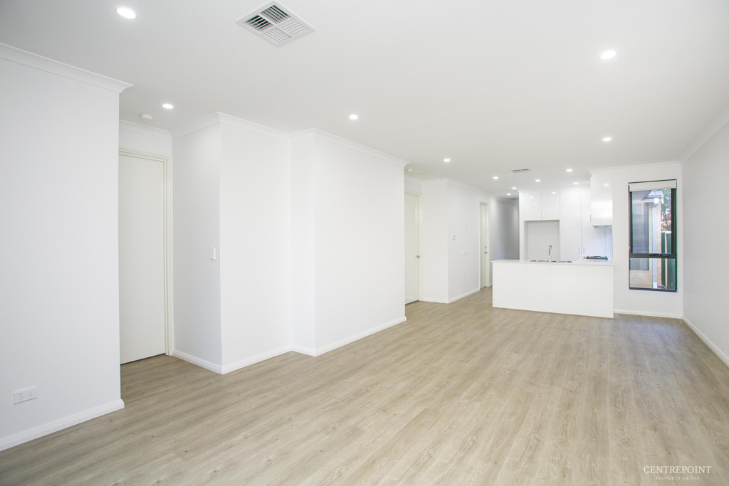 4x2 House for  at MIDLAND