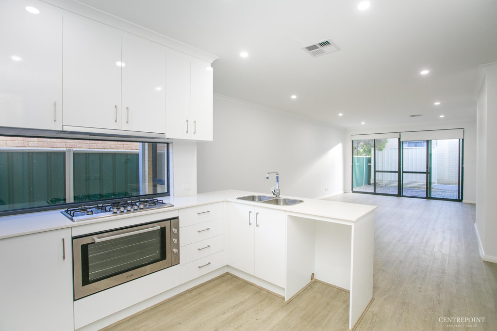 4x2 House for  at MIDLAND