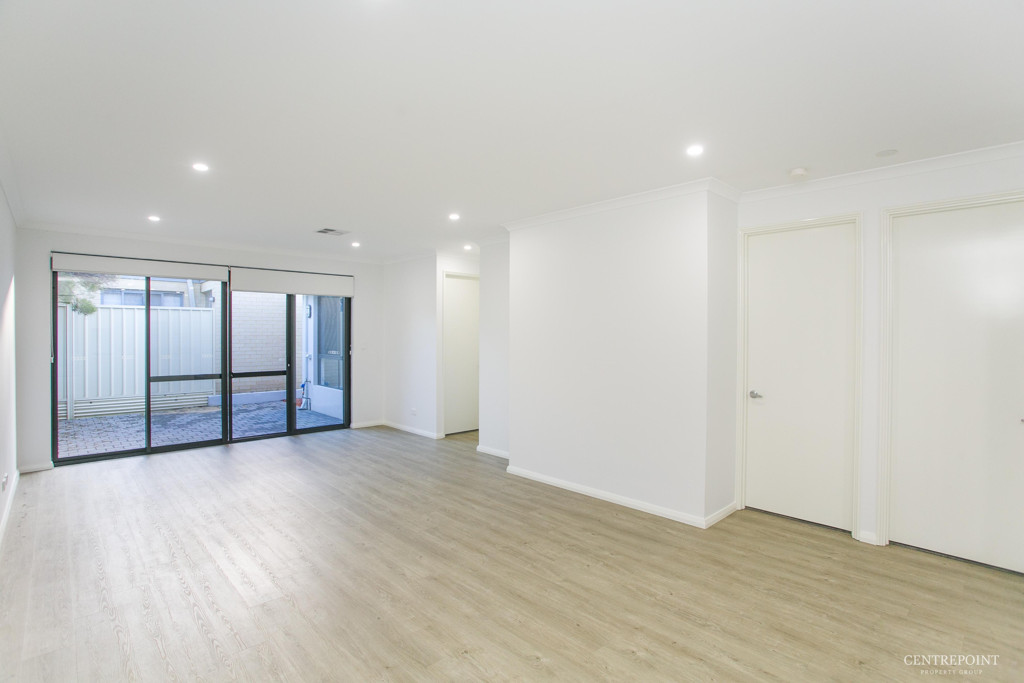 4x2 House for  at MIDLAND