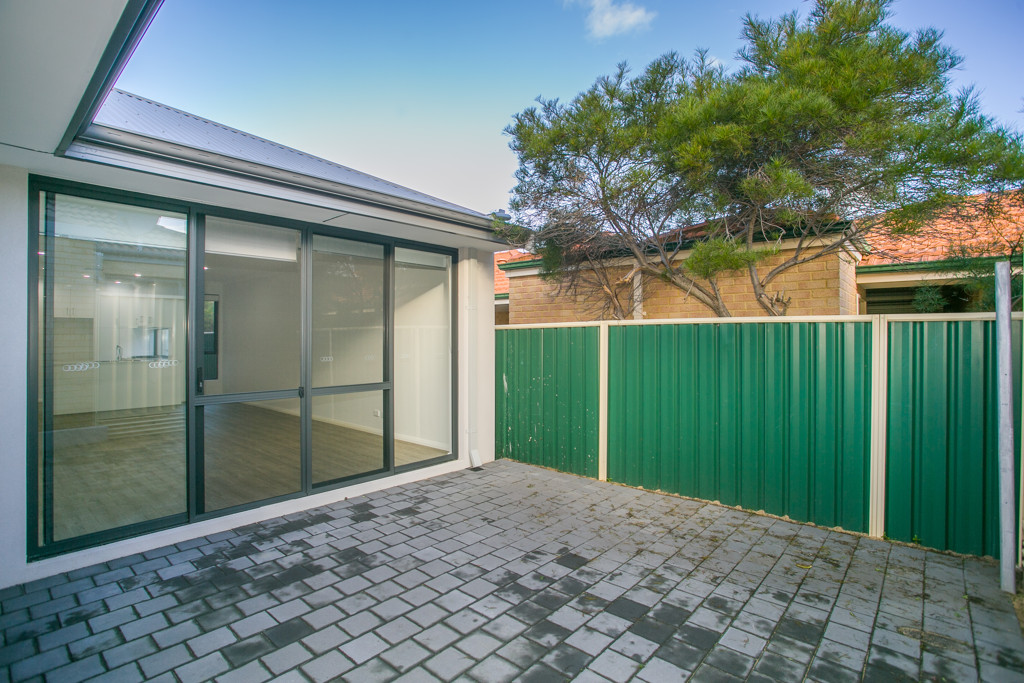 4x2 House for  at MIDLAND