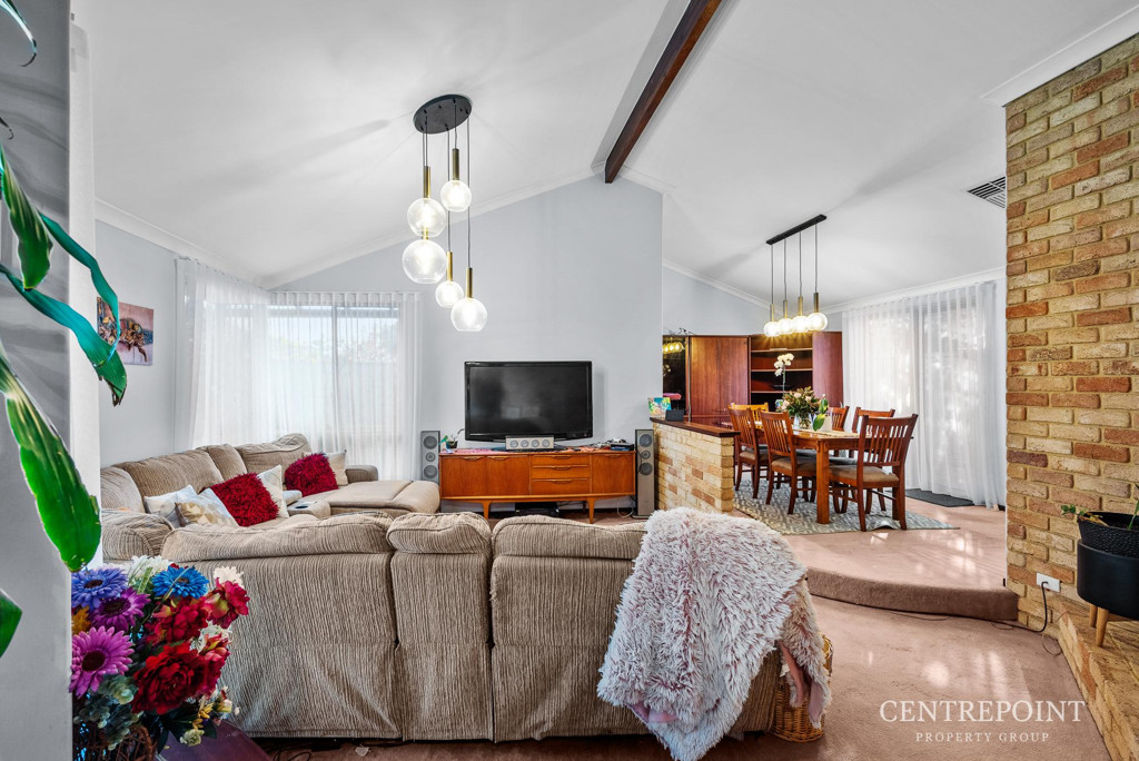 4x2 House for  at CANNING VALE