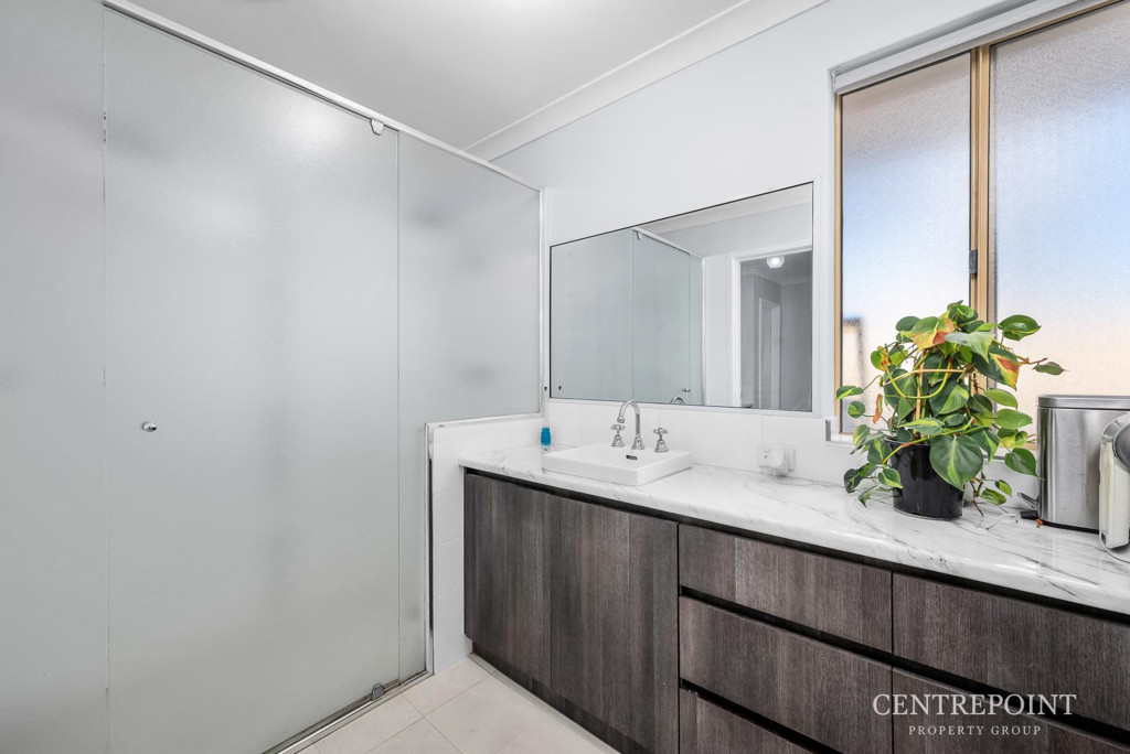 4x2 House for  at CANNING VALE