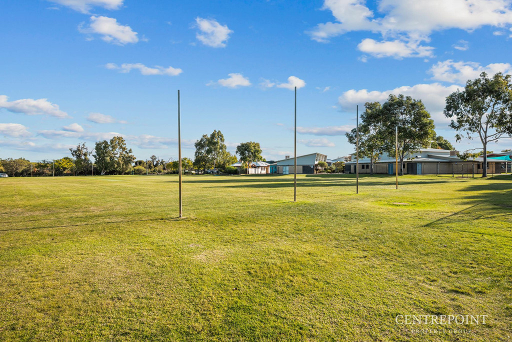 4x2 House for  at CANNING VALE