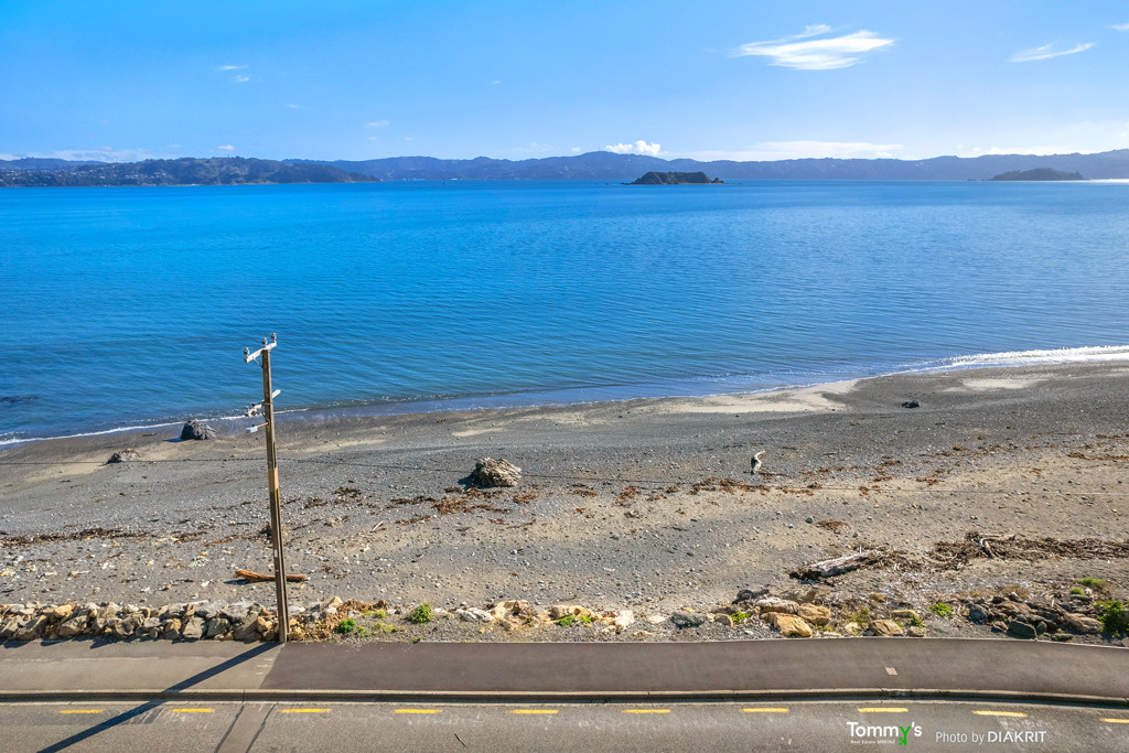 View Makaro Ward Island