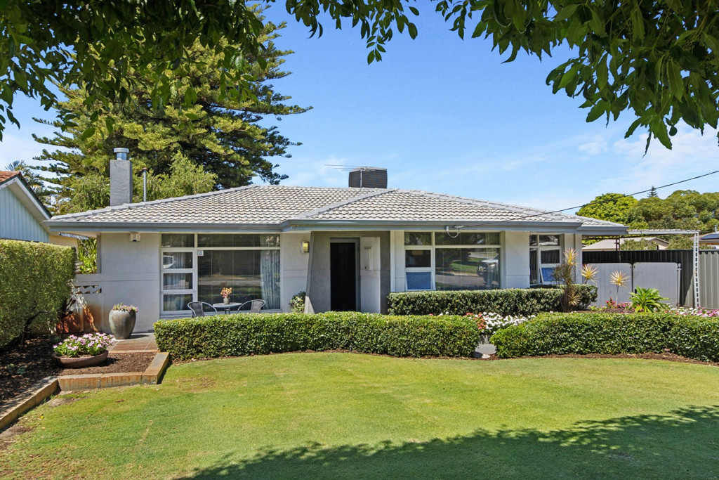 36 Lyndhurst Street, Dianella WA