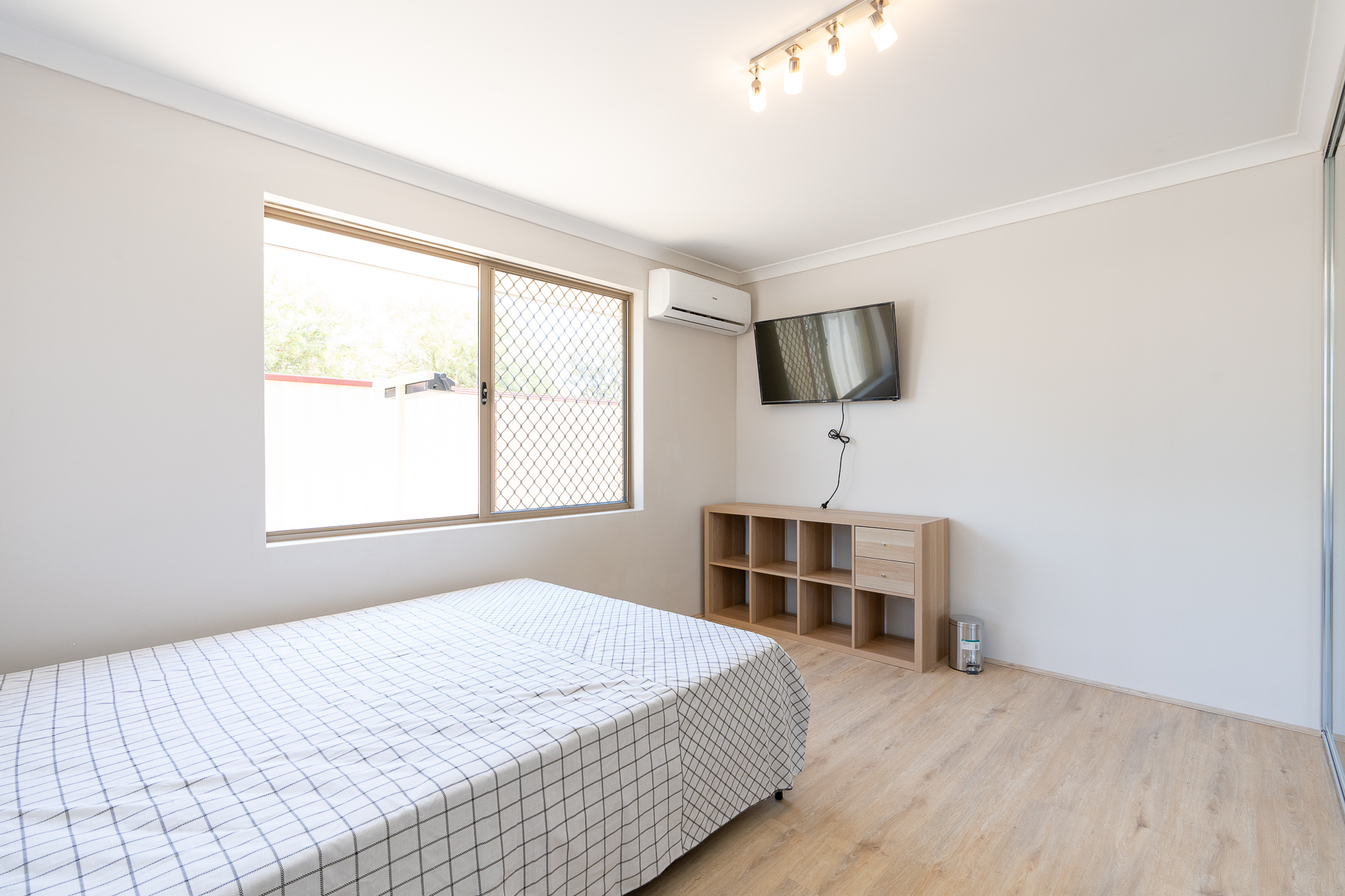 Rm 2/17 Oriana St, Belmont WA