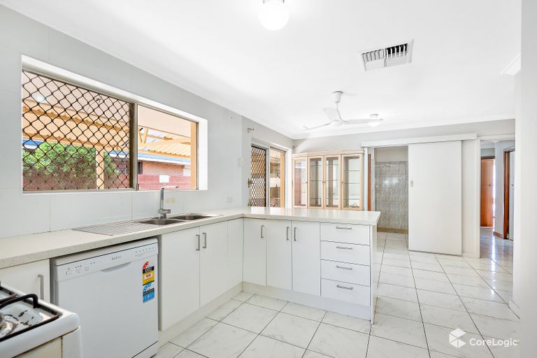 51 Connemara Drive, Thornlie WA