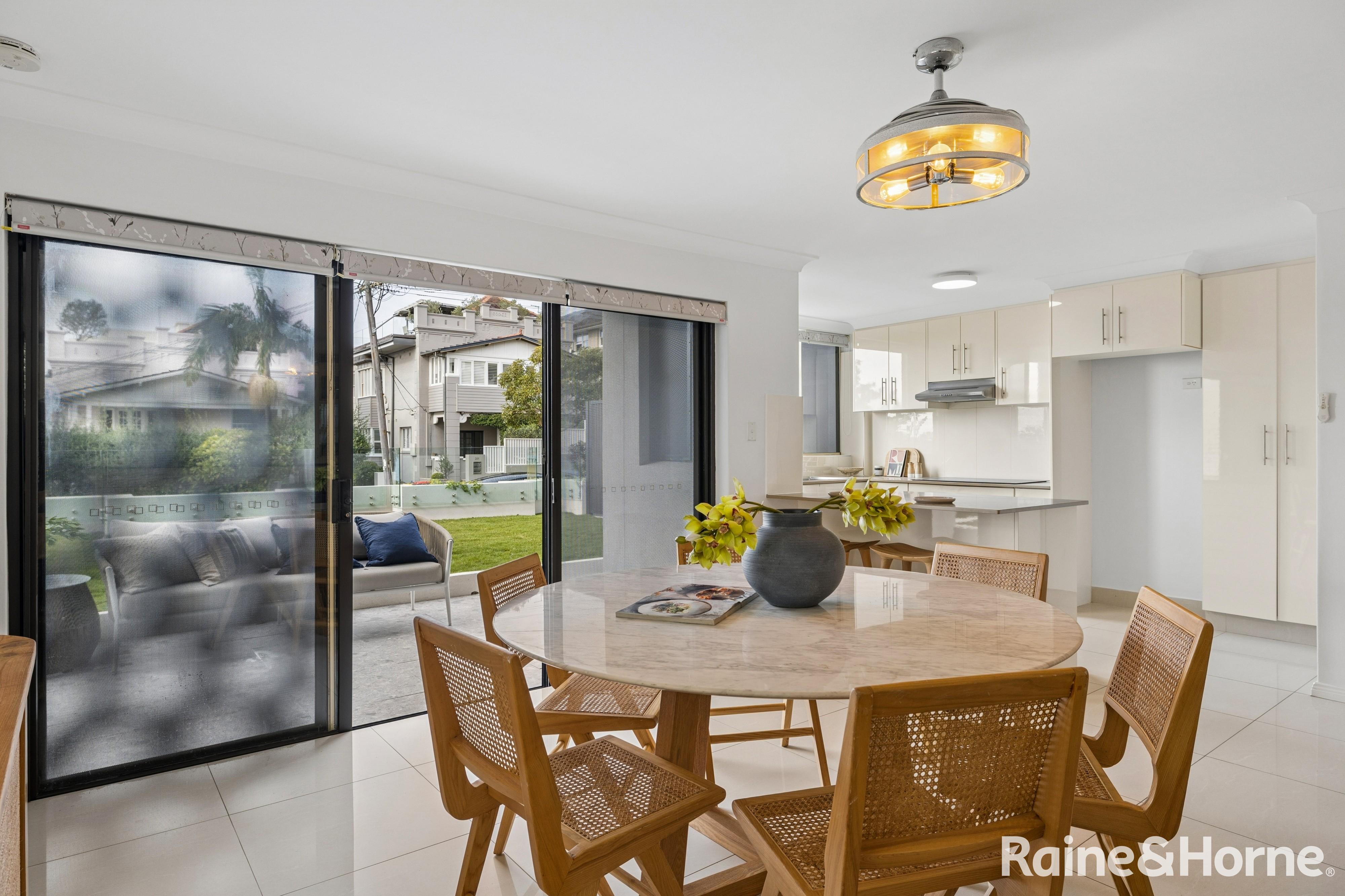 1/200 Beach Street, Coogee Auction by Raine & Horne Randwick | Coogee | Clovelly - image 8