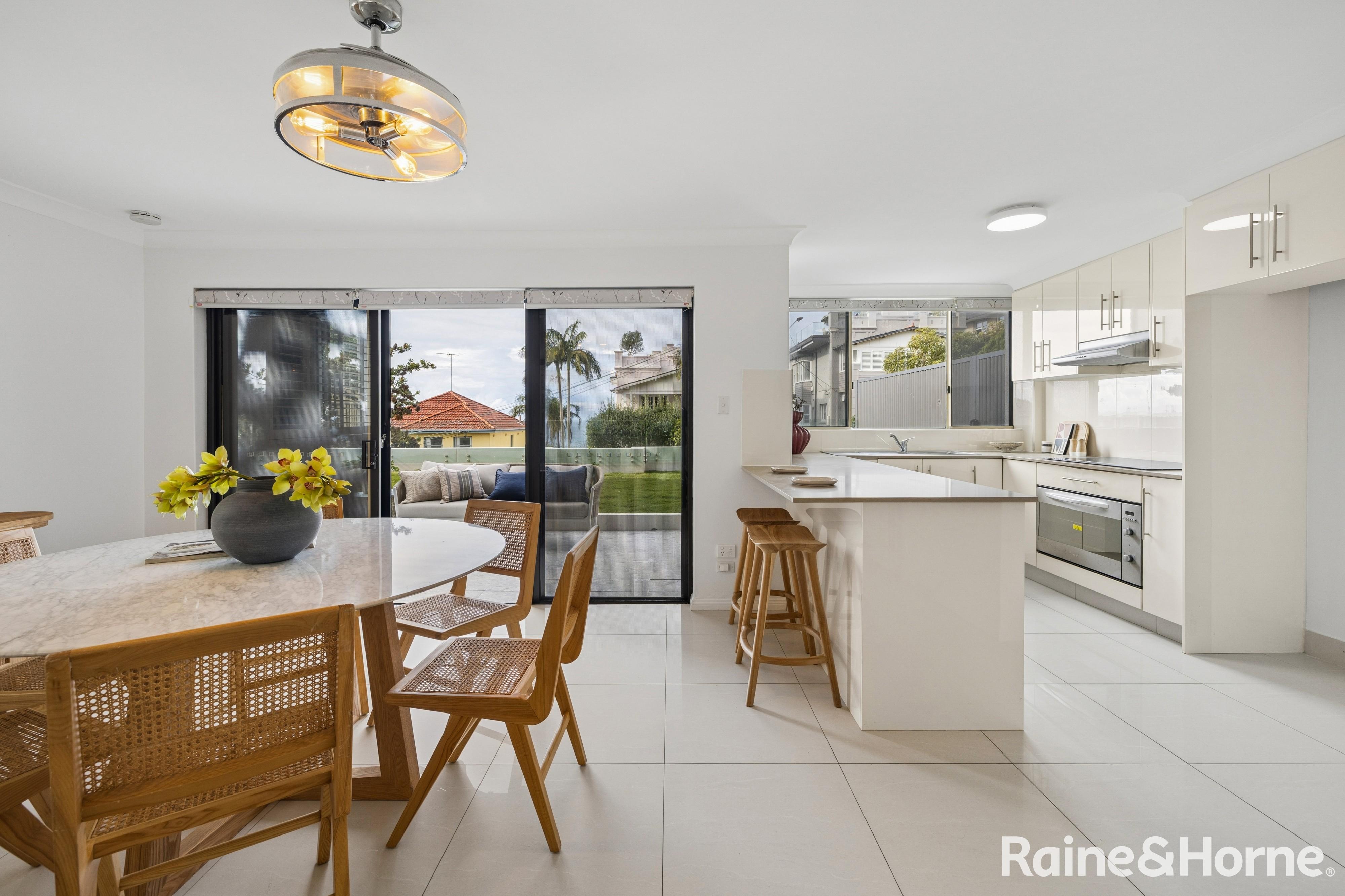 1/200 Beach Street, Coogee Auction by Raine & Horne Randwick | Coogee | Clovelly - image 5