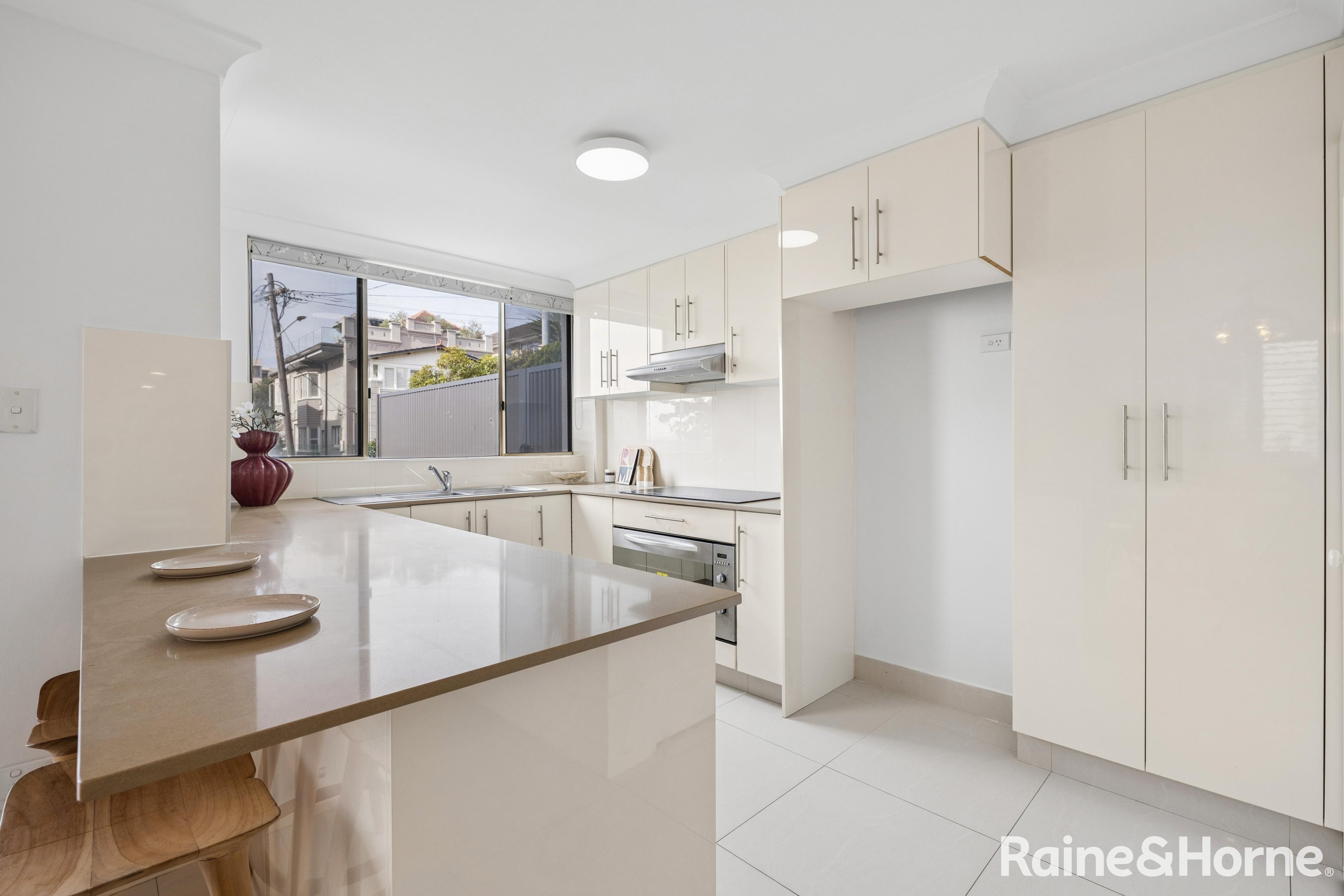 1/200 Beach Street, Coogee Auction by Raine & Horne Randwick | Coogee | Clovelly - image 7