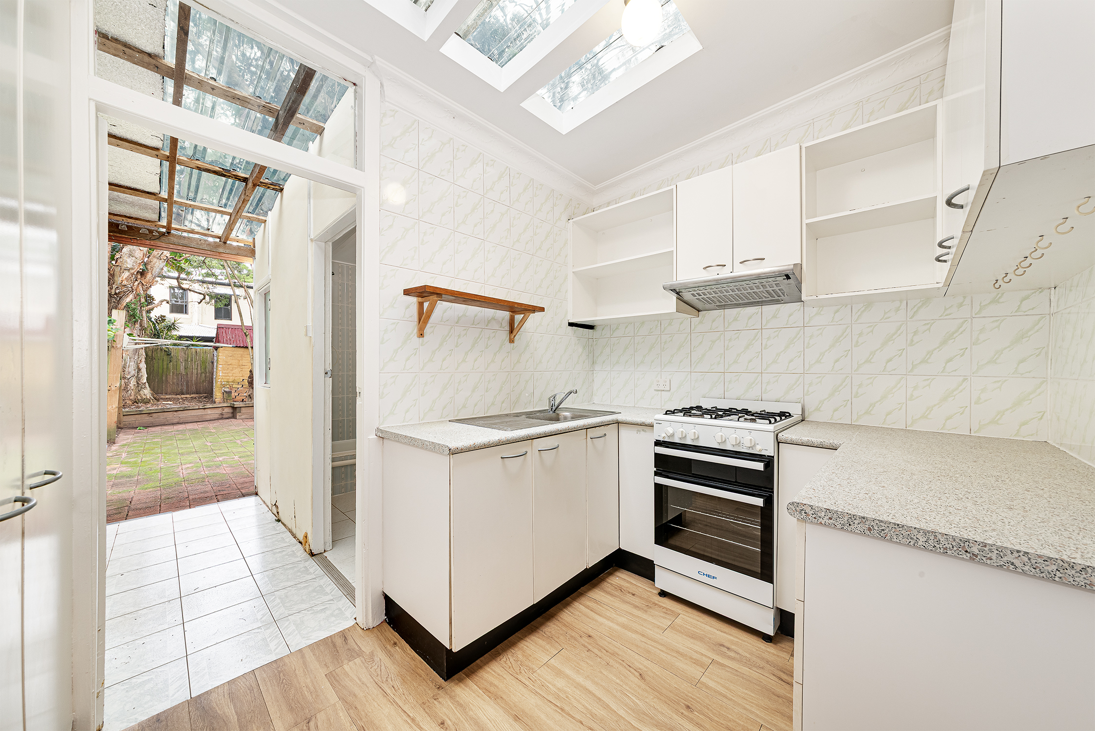 118 Simmons Street, Enmore Leased by Raine & Horne Randwick | Coogee | Clovelly - image 2