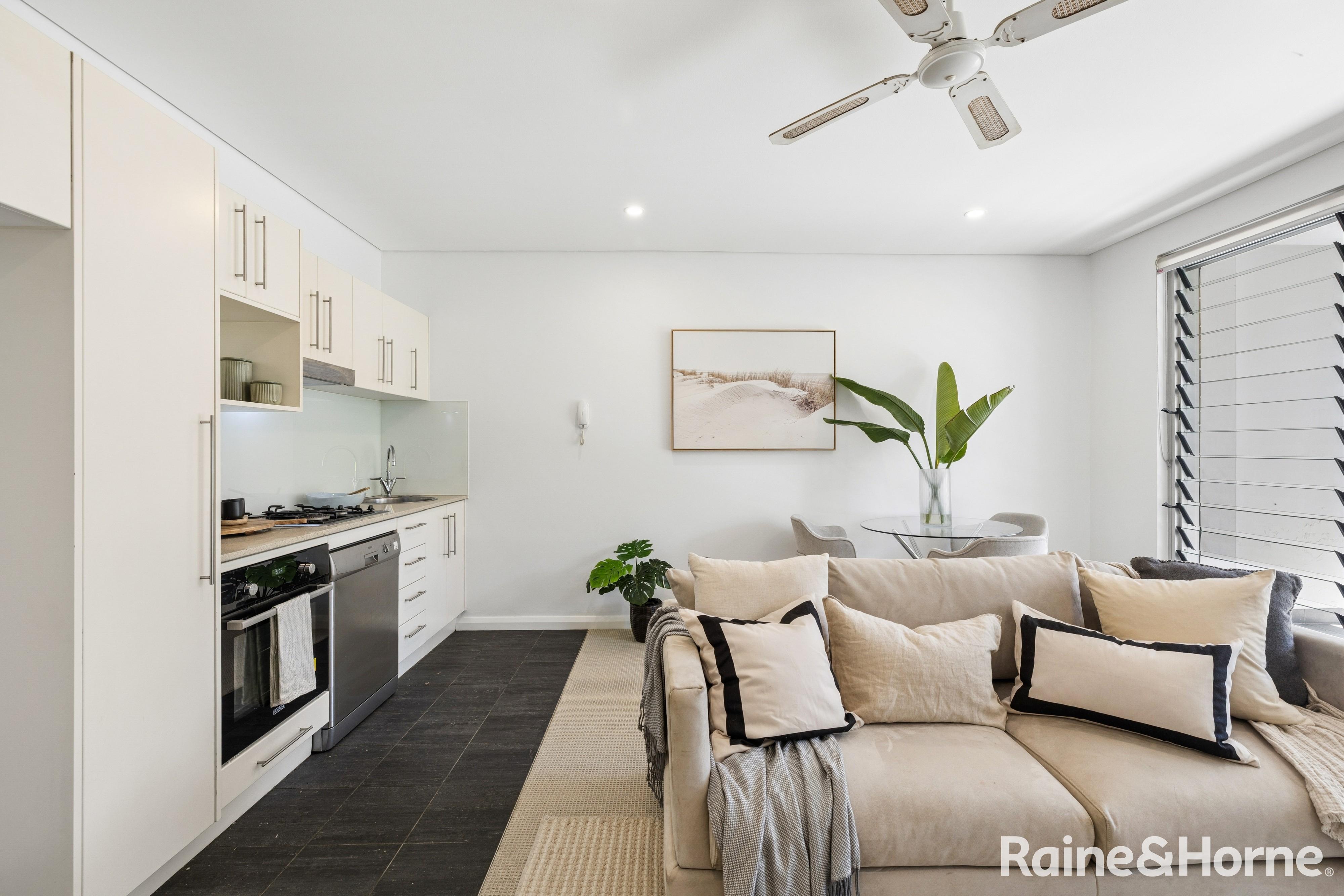 2/34 Avoca Street, Randwick Auction by Raine & Horne Randwick | Coogee | Clovelly - image 3