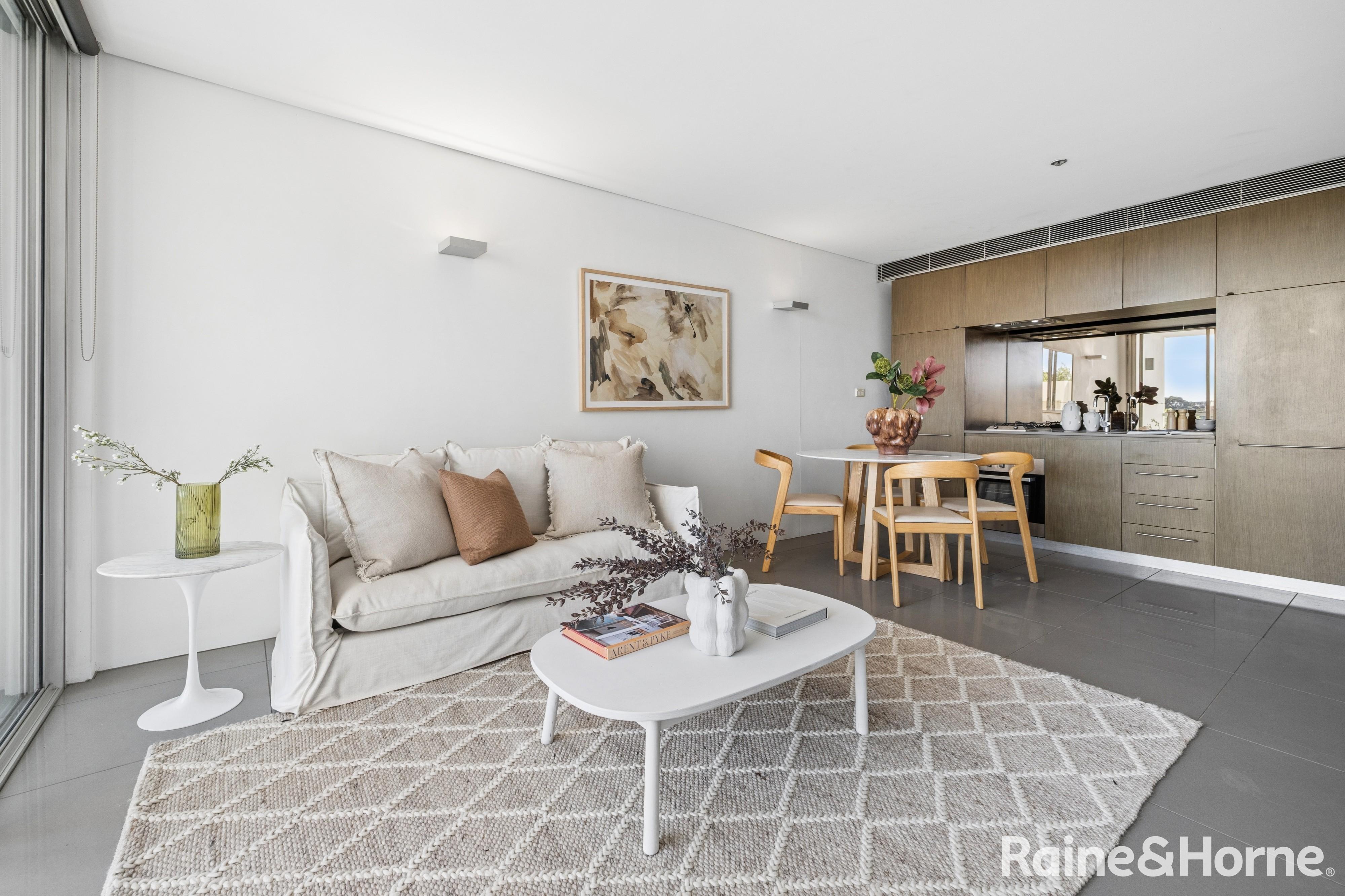 18/60-70 William Street, Woolloomooloo For Sale by Raine & Horne Randwick | Coogee | Clovelly - image 2
