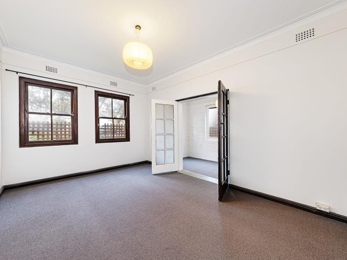 2/246 Clovelly Road, Clovelly Leased by Raine & Horne Randwick | Coogee | Clovelly - image 2