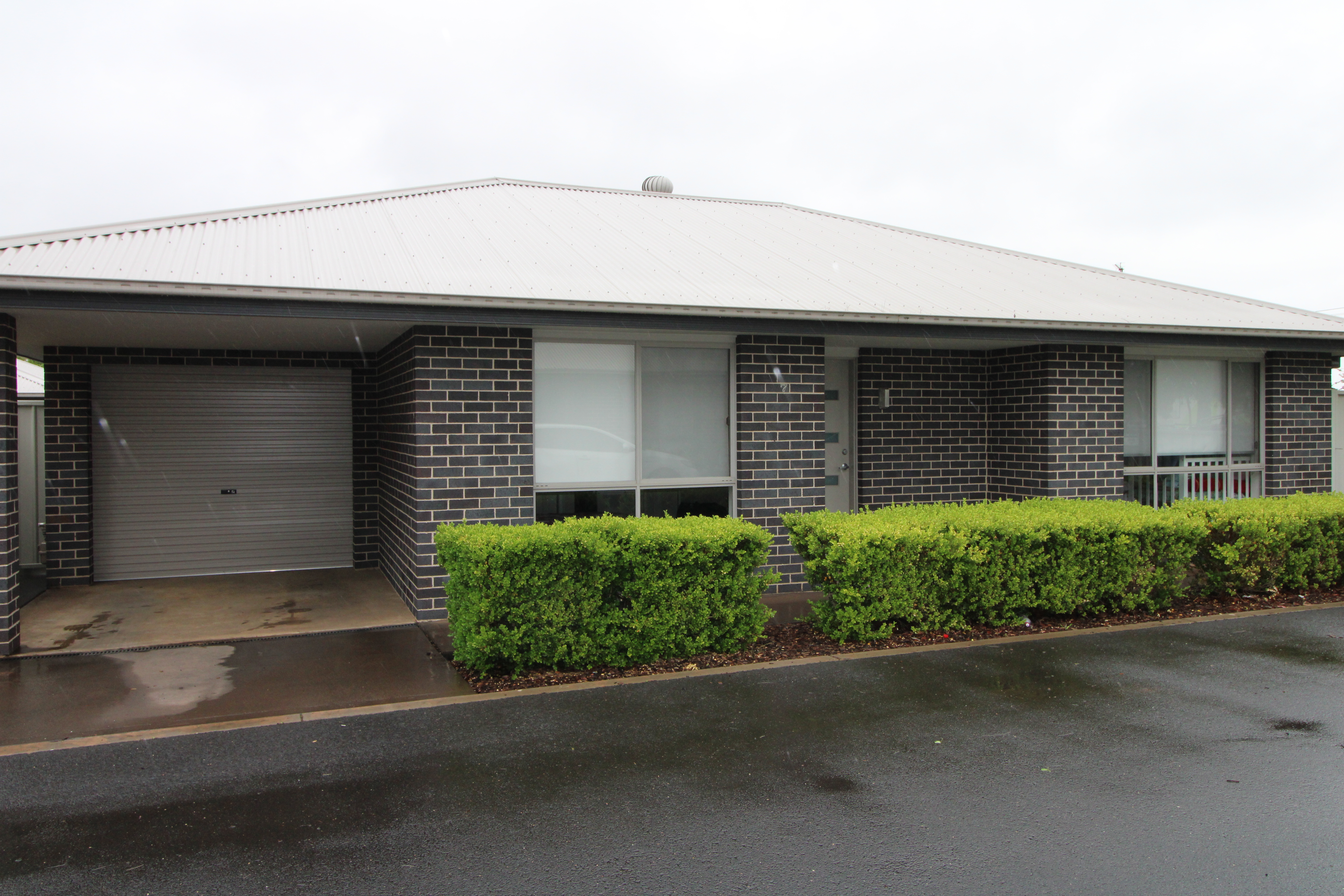 Great Location Freestanding Villa