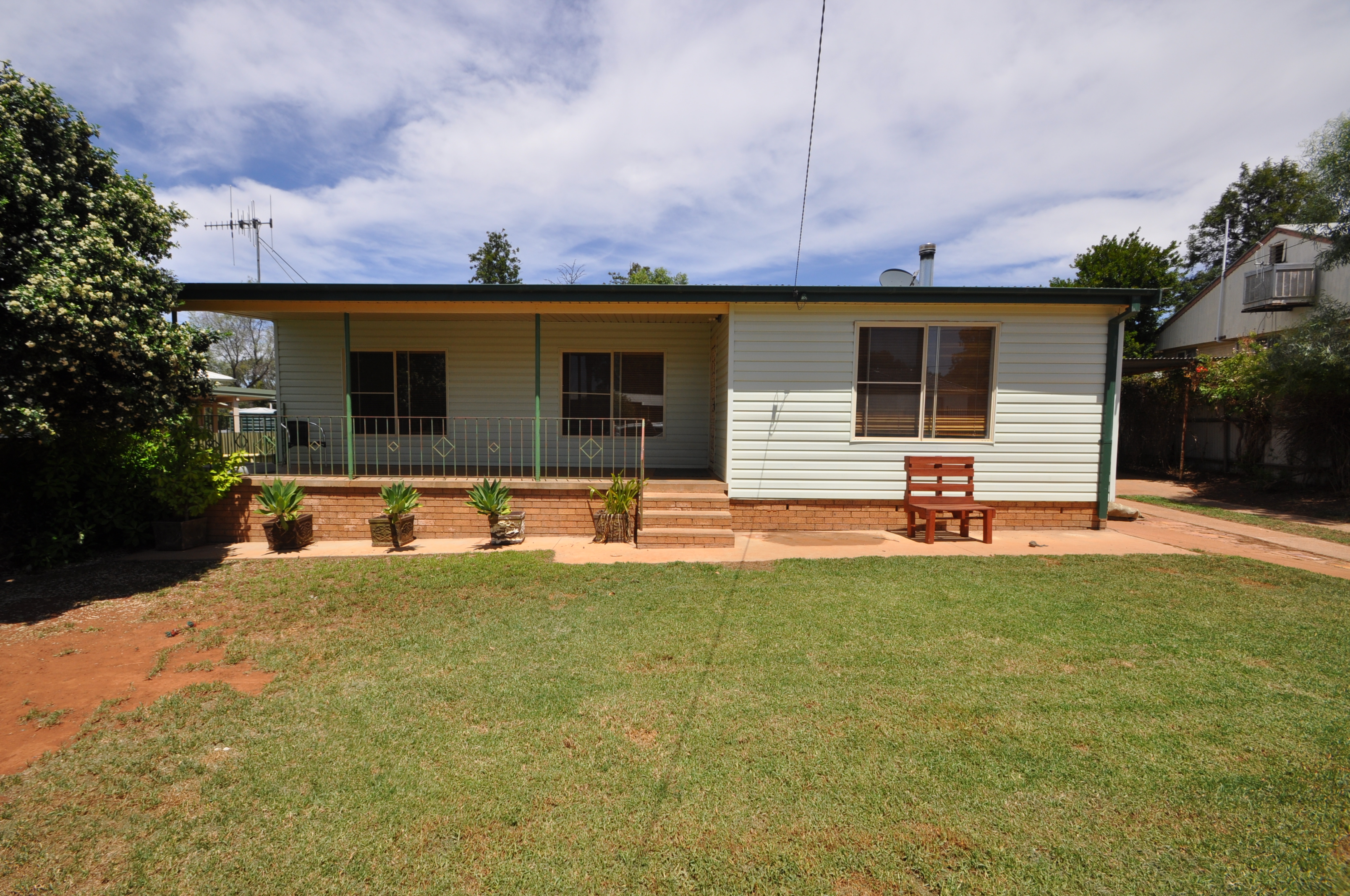 Charming Family Home in Cobar - 2 Jeffery Street Cobar