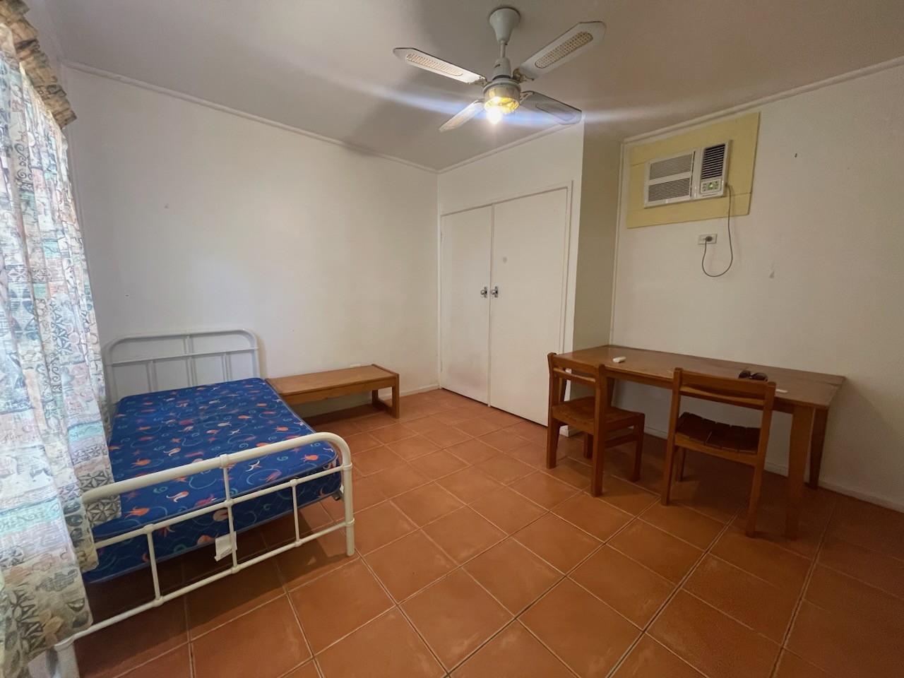 Partly furnished bedsit to suit contractor or shift worker