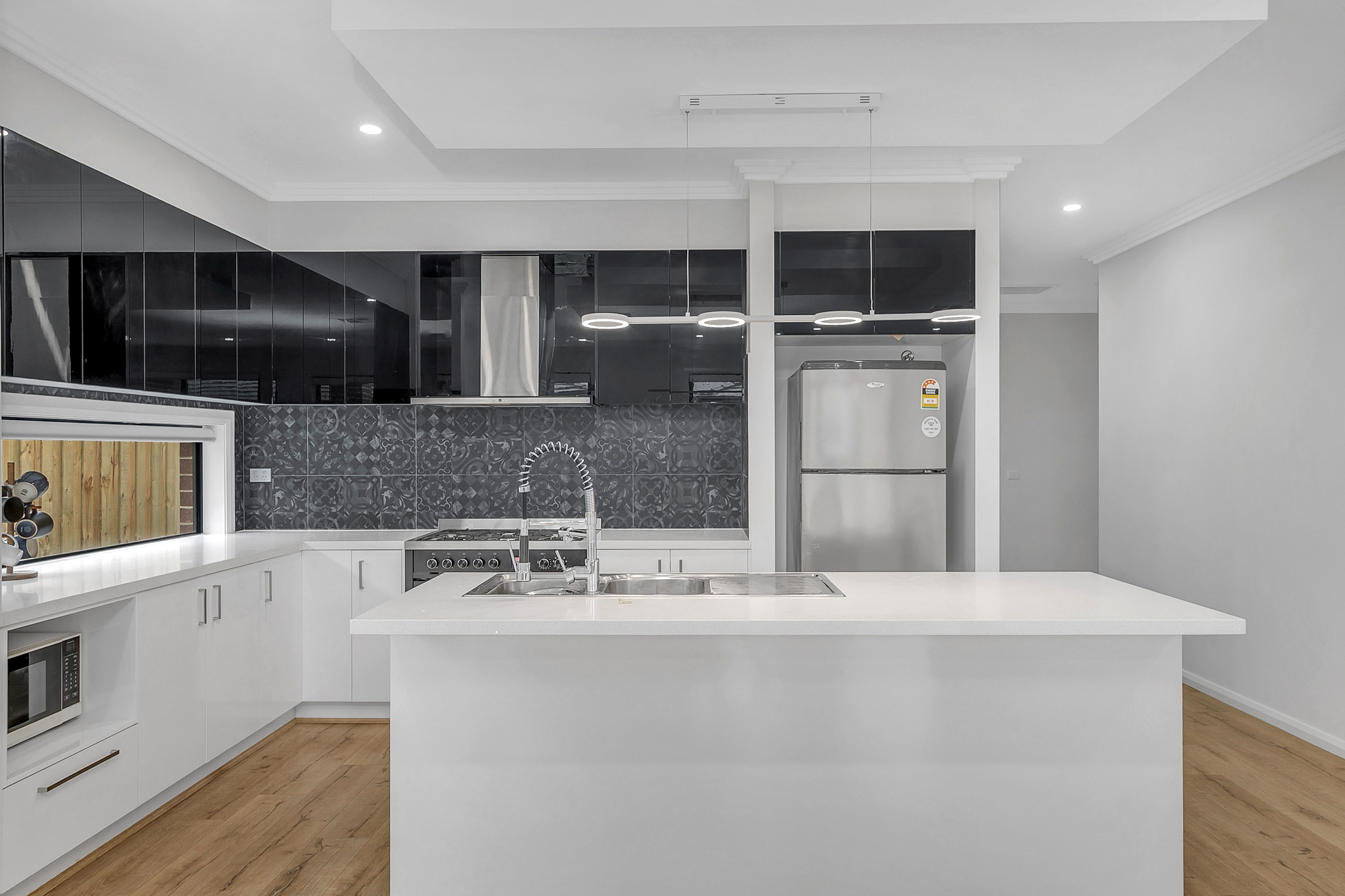 UNBEATABLE CLASS on PRESTIGE LOCATION !!