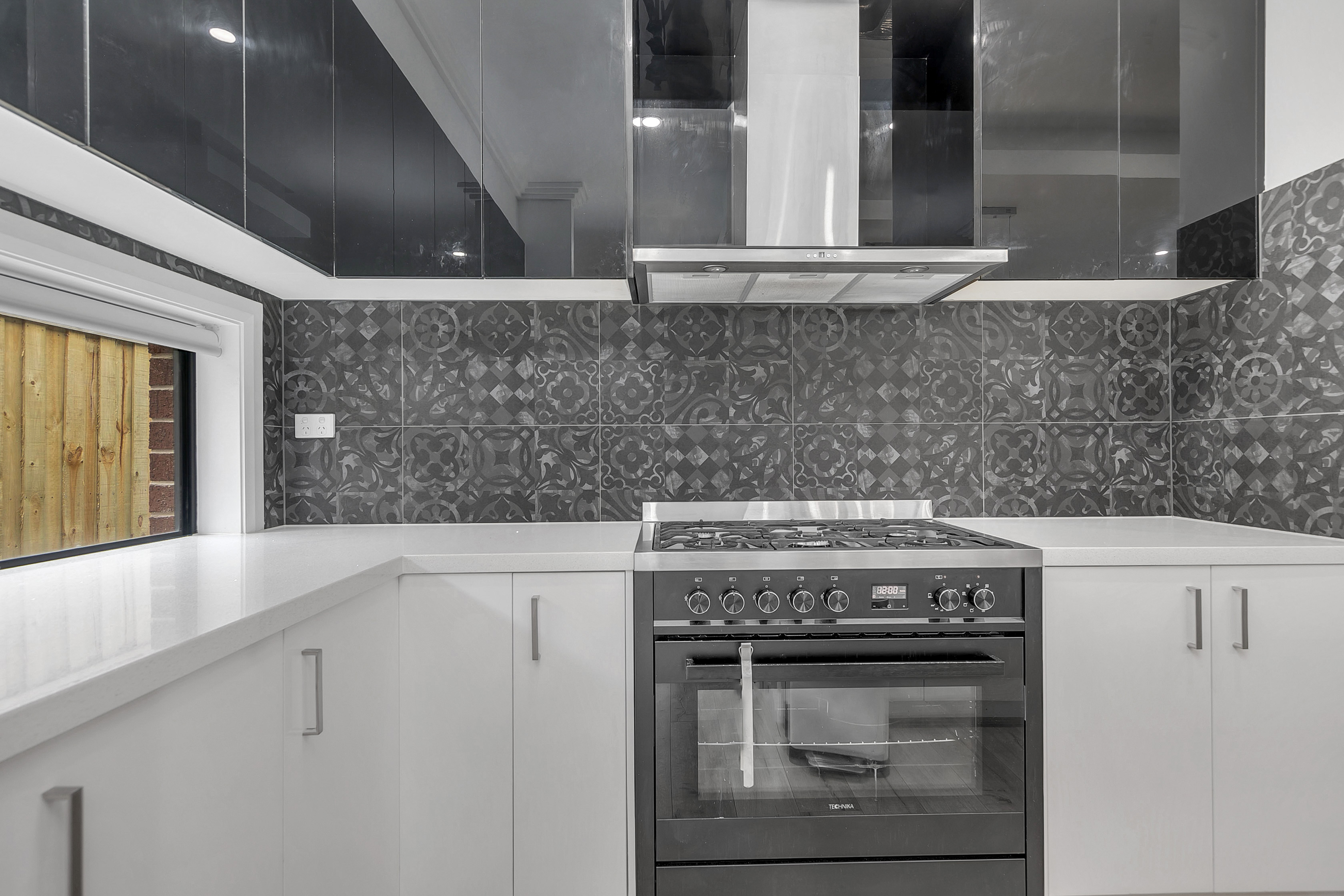 UNBEATABLE CLASS on PRESTIGE LOCATION !!