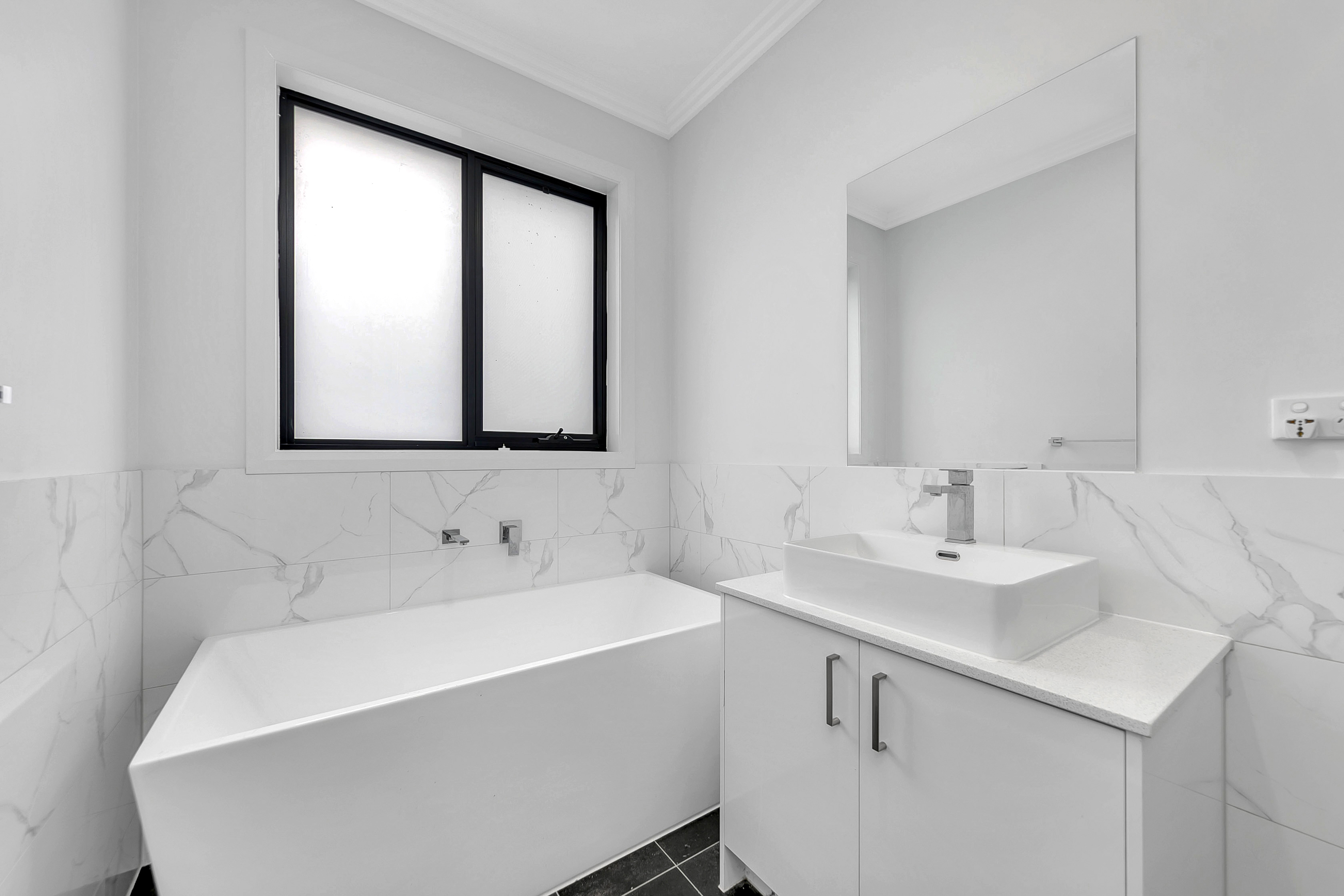 UNBEATABLE CLASS on PRESTIGE LOCATION !!