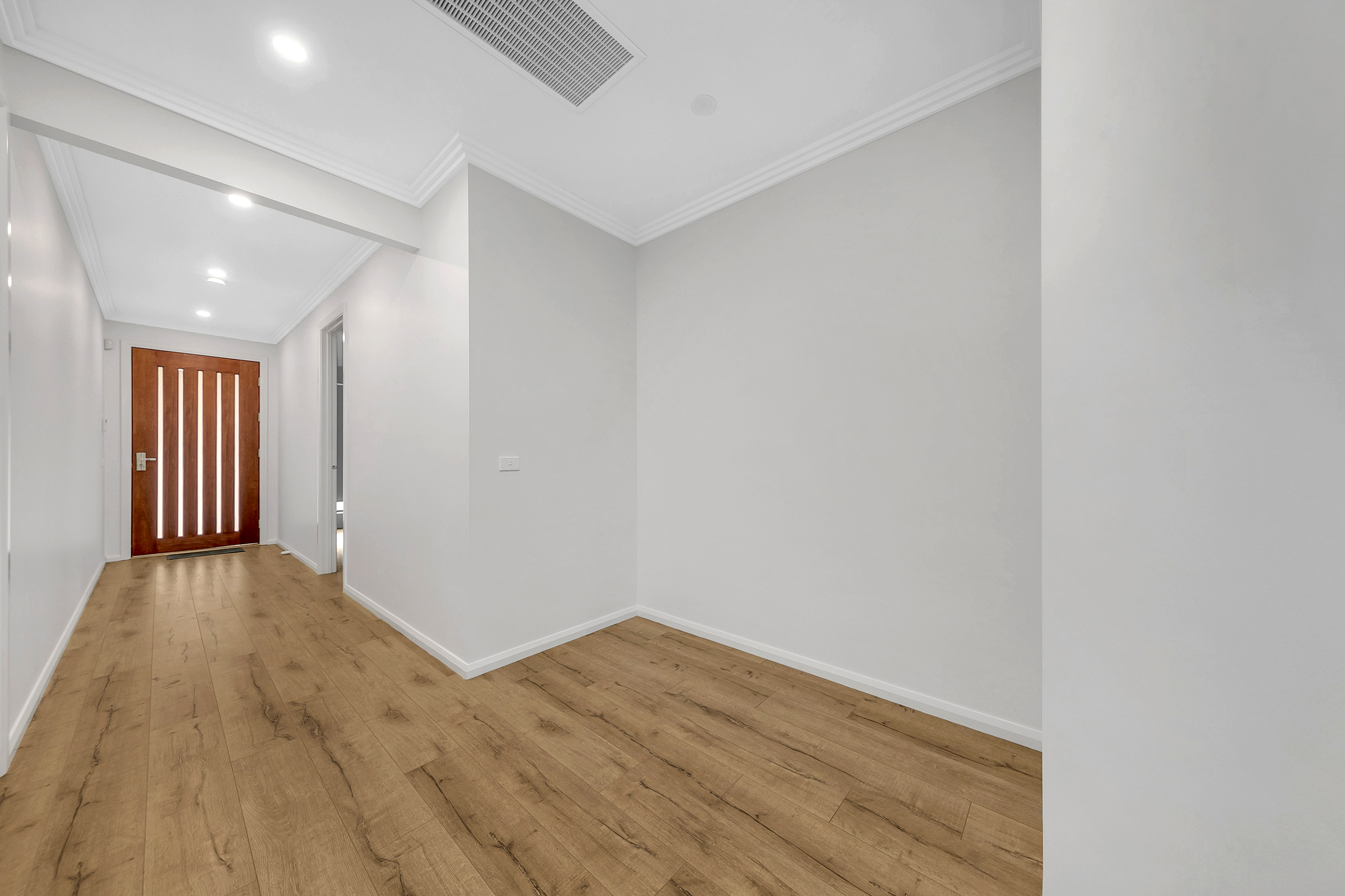 UNBEATABLE CLASS on PRESTIGE LOCATION !!