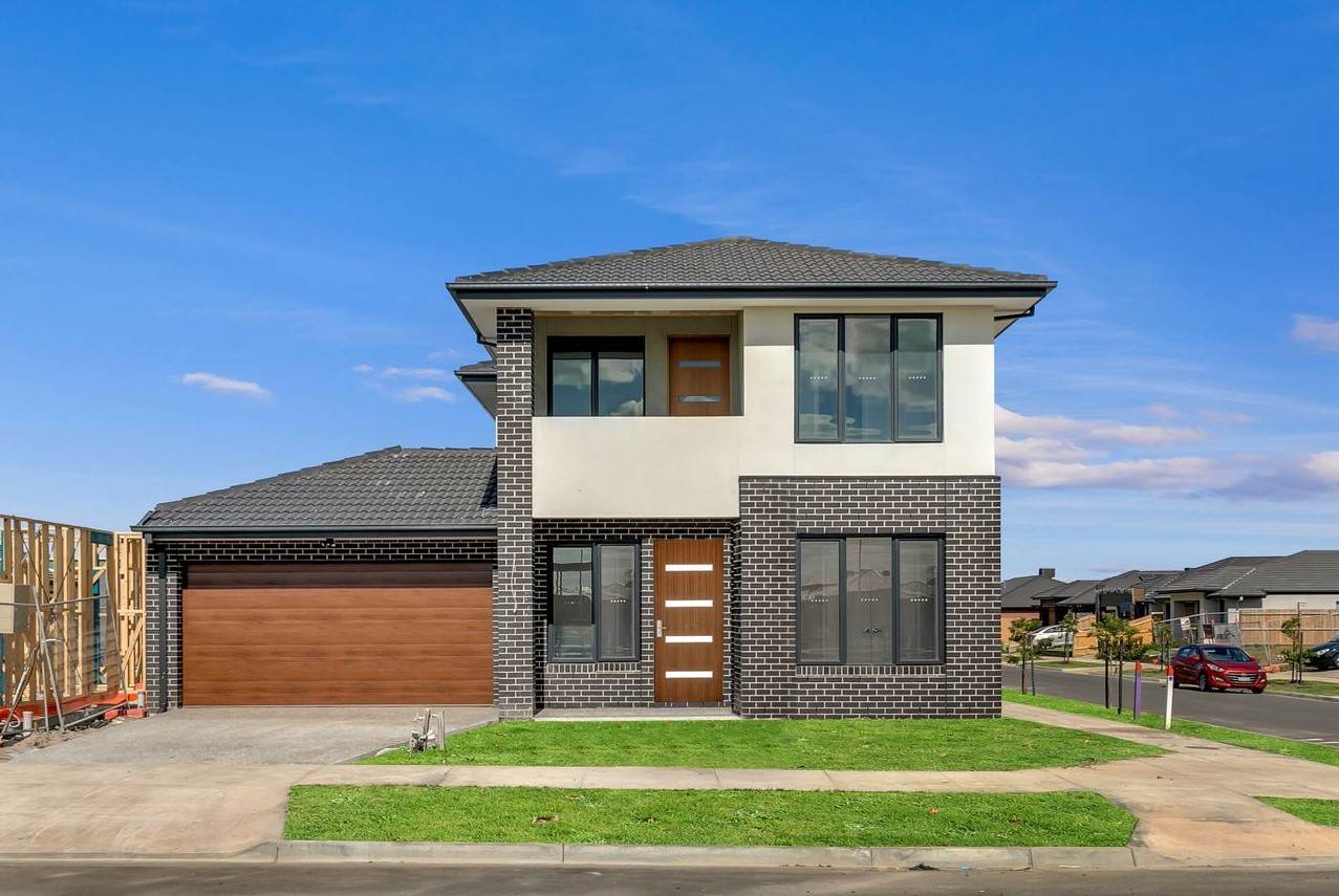 Live in Style at Most Desirable Location !!