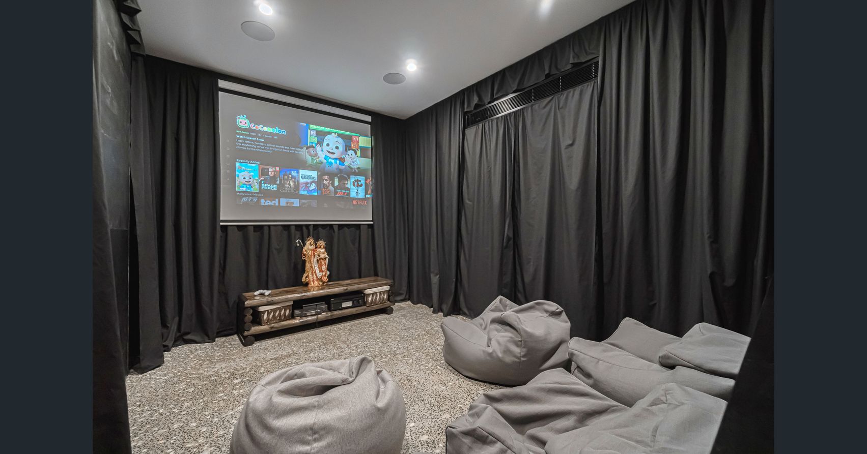 One & Only unique and Luxury Style in Craigieburn !! 