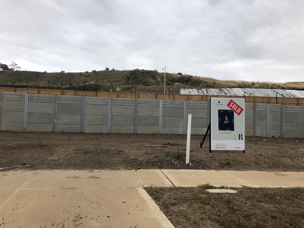 Build Your Home of True Distinction !!