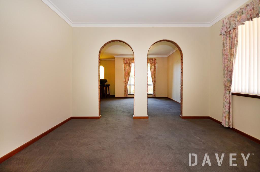 18 Beckington Way, Karrinyup - Thumbnail 4