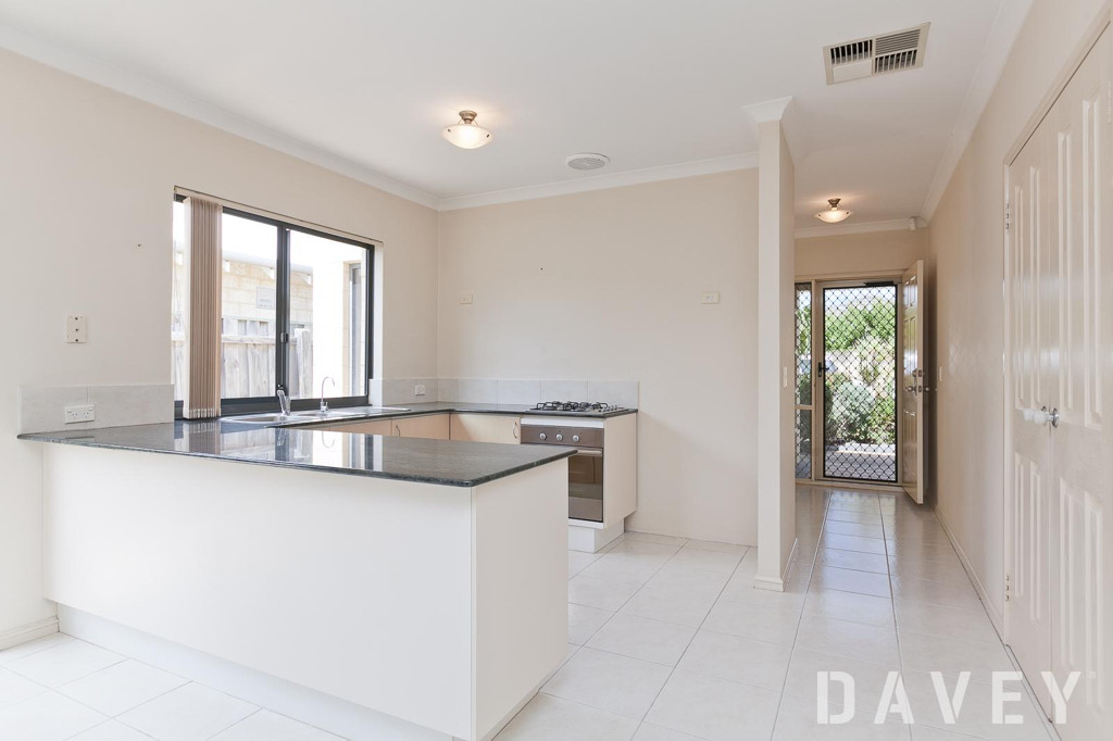 7/22 Oatley Turn, Duncraig - Thumbnail 2