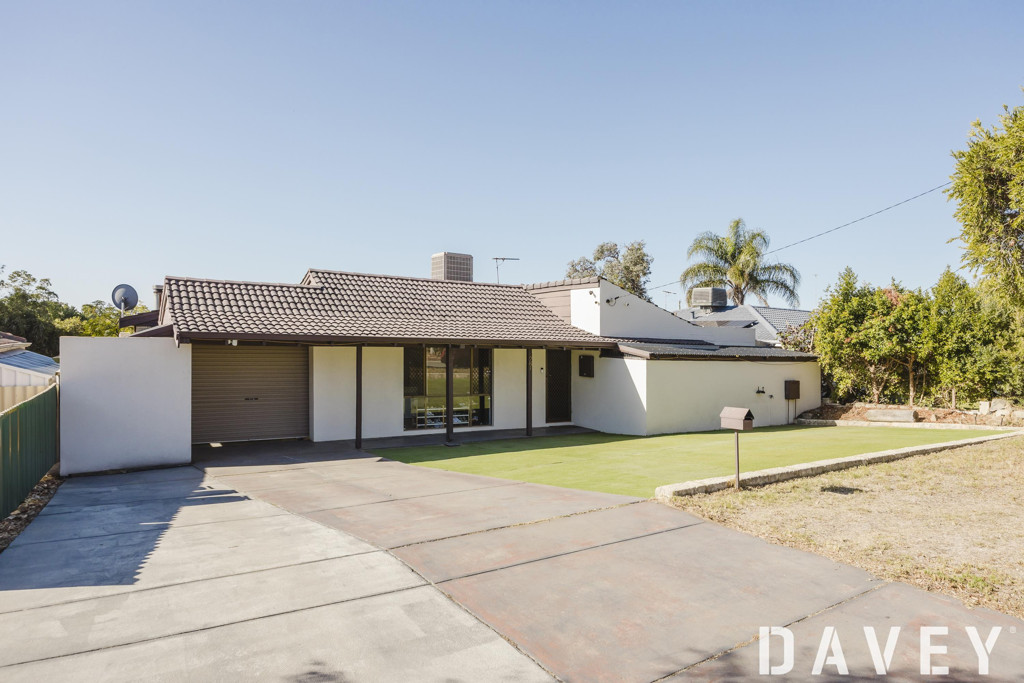 27 Dutton Crescent, Hamersley - Thumbnail 2