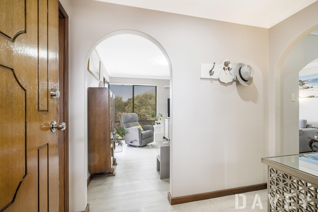 3/19 Elsie St, Watermans Bay - Thumbnail 2