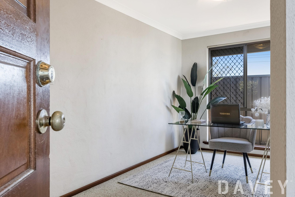 11 Finney Crescent, Marmion - Thumbnail 5