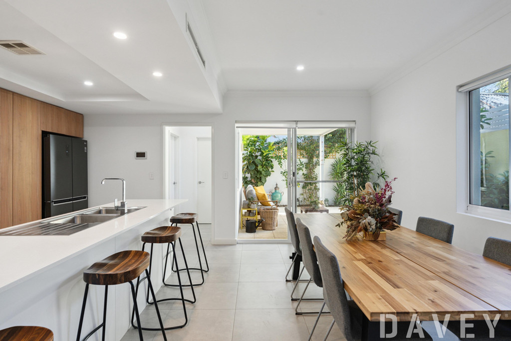 156B Westview Street, Scarborough - Thumbnail 2