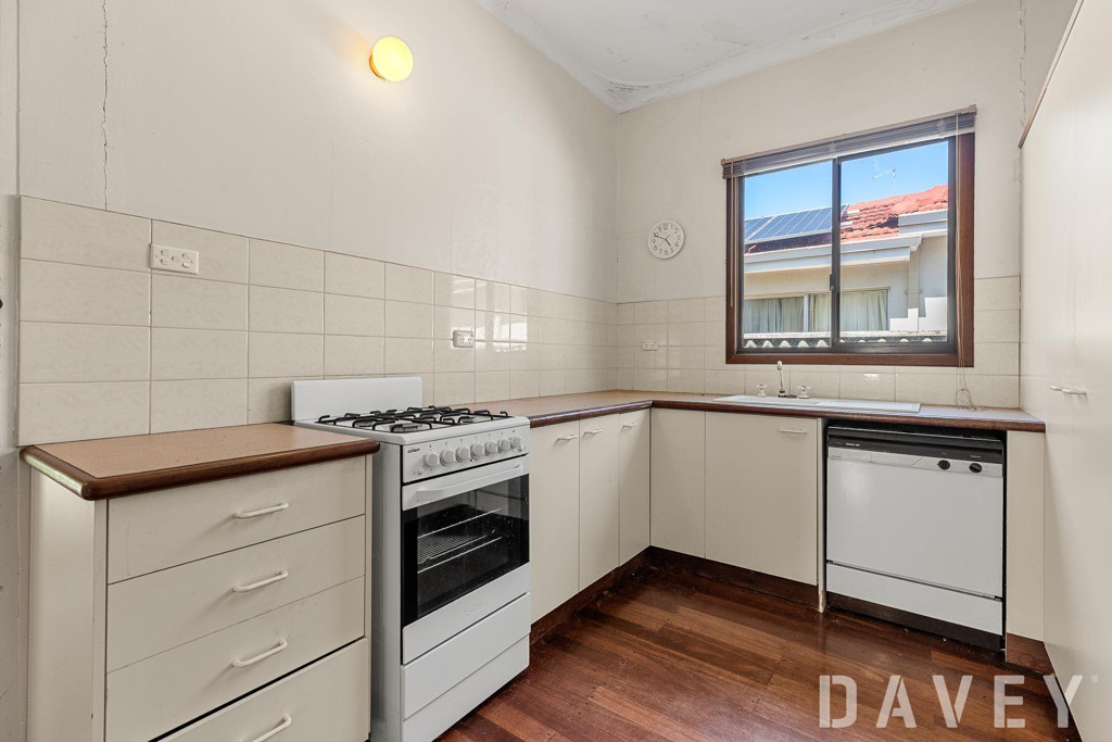 182 Burniston Street, Scarborough - Thumbnail 3