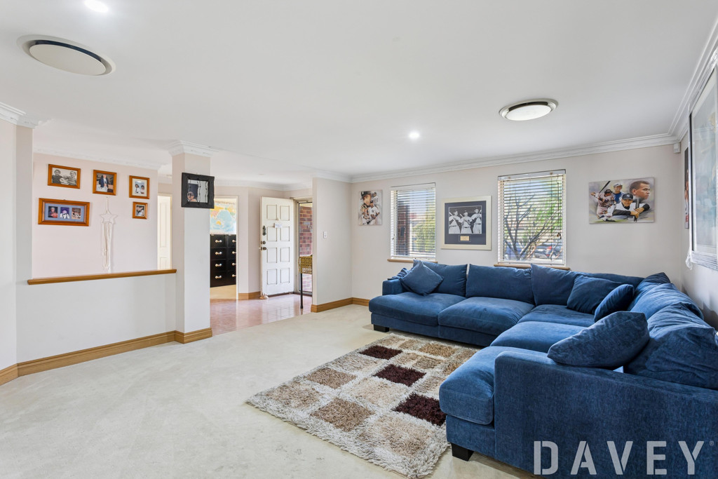 24 Dorneywood Way, Landsdale - Thumbnail 6