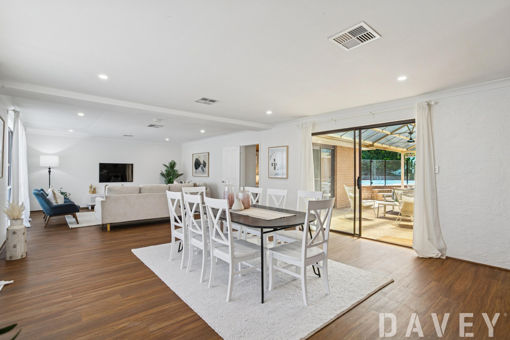 55 Bernedale Way, Duncraig - Thumbnail 2
