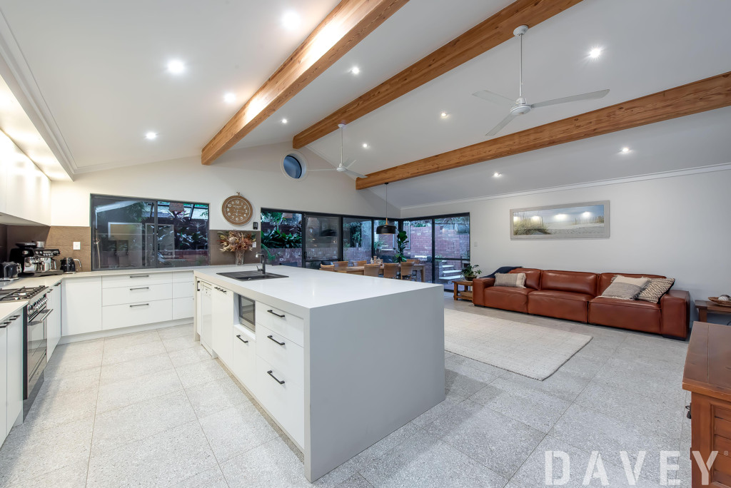 15 Brisbane Drive, Padbury - Thumbnail 2